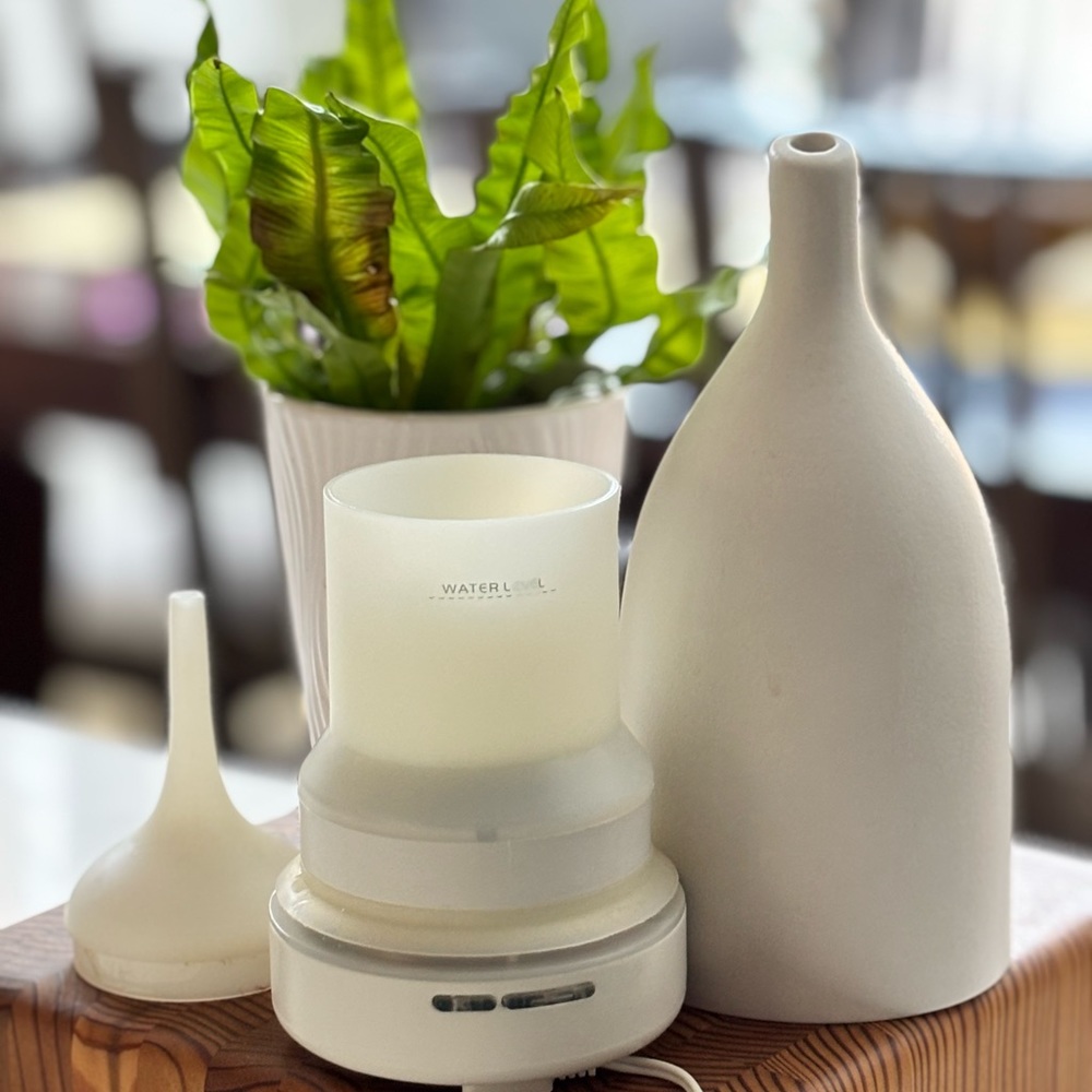 Saje AromaOm Stone/White Essential Oil Diffuser